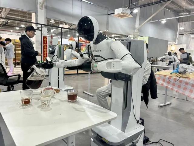 科技创新的“硬”与“软” | 人民锐见