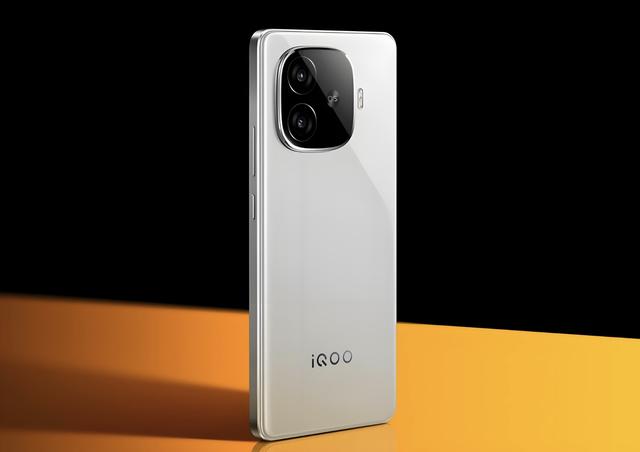 买对不买贵，预算1500元左右，这3款高性价比手机可以“闭眼买”