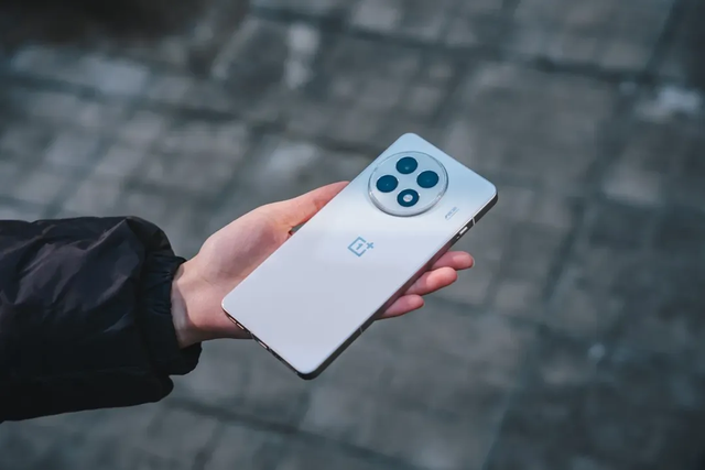 2025年最建议购买的5款手机，几乎没有“差评”, 建议直接一步到位