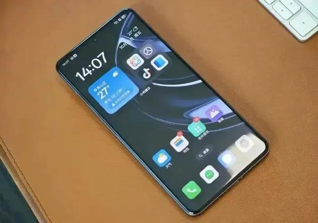 2025年换机指南：四款配置强劲、体验佳、口碑好的手机推荐