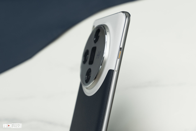 刚公布的这手机，真的要硬刚小米15 Ultra