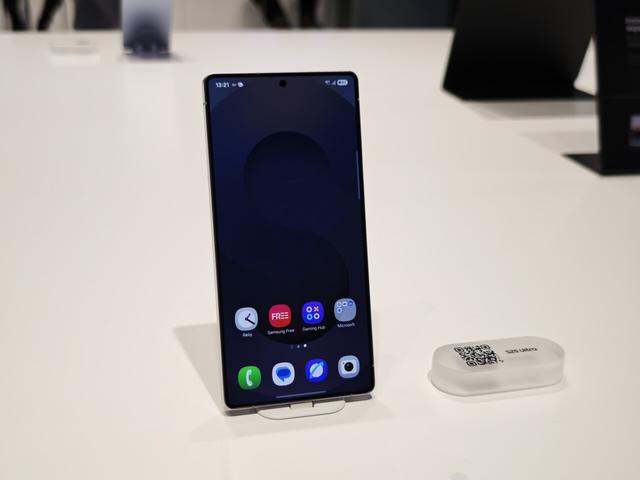 小米MWC狂秀肌肉：手机在海外比iPhone卖得贵，凭什么？