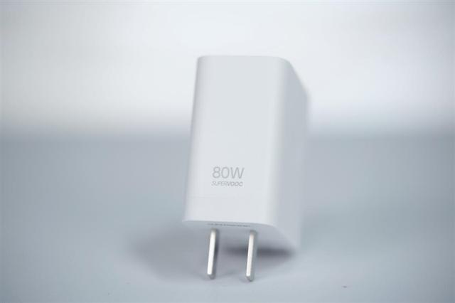 性能、续航双屠夫！真我Neo7 SE评测：2K档最懂年轻人的电竞手机