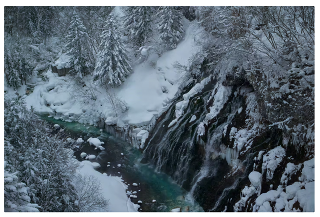 小米手机售价超iPhone，“双Ultra”出海