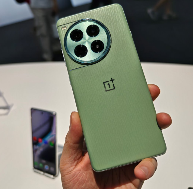 2025“信号特强”的5款手机，512GB也不贵，性能强屏幕护眼