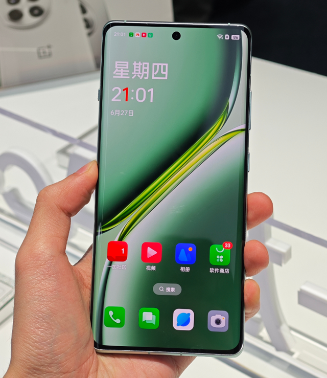 2025“信号特强”的5款手机，512GB也不贵，性能强屏幕护眼