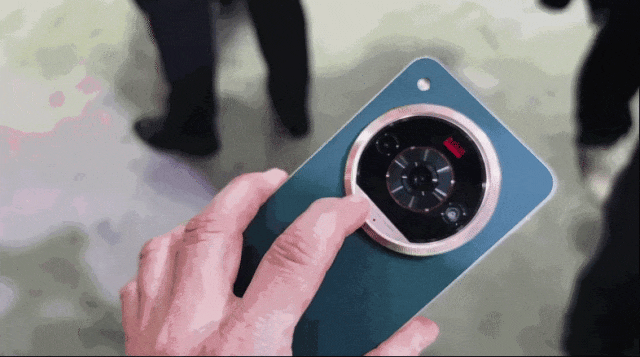 5.75mm、小屏三折、能换镜头！国产手机今年要变天了