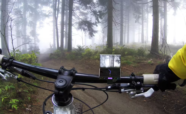 5.75mm、小屏三折、能换镜头！国产手机今年要变天了