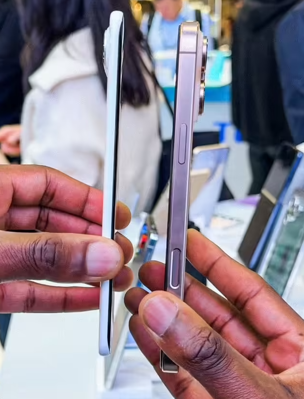 5.75mm、小屏三折、能换镜头！国产手机今年要变天了