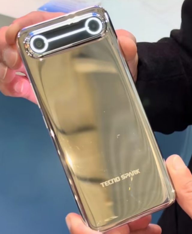 5.75mm、小屏三折、能换镜头！国产手机今年要变天了