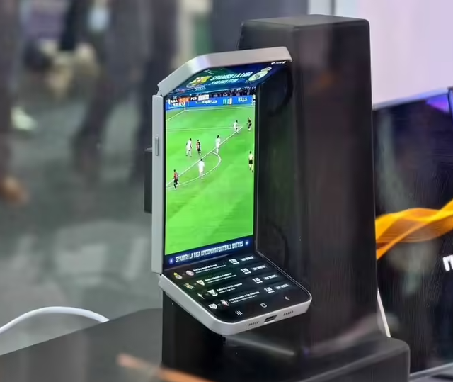 5.75mm、小屏三折、能换镜头！国产手机今年要变天了