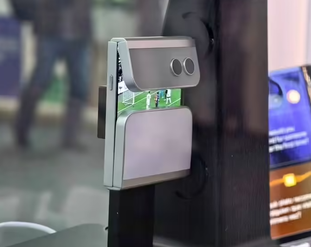 5.75mm、小屏三折、能换镜头！国产手机今年要变天了