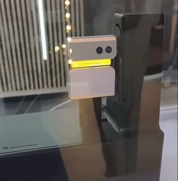 5.75mm、小屏三折、能换镜头！国产手机今年要变天了