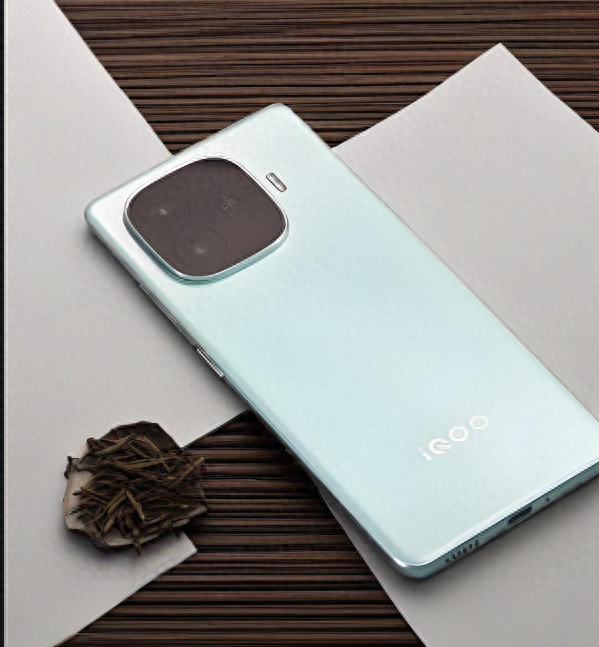 2025年选购手机指南，预算不超过两千，该有都有！