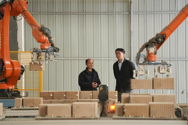 “95后”海归：为传统烟花注入科技活力