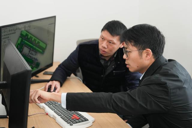 “95后”海归：为传统烟花注入科技活力