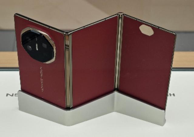 高端手机份额连跌3年，苹果在中国的日子，不好过了