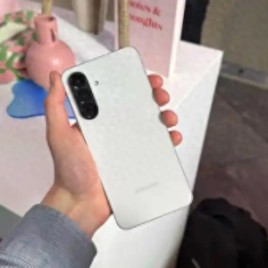 最新一期热门手机排行 三星A56登顶 小米15 Ultra第二