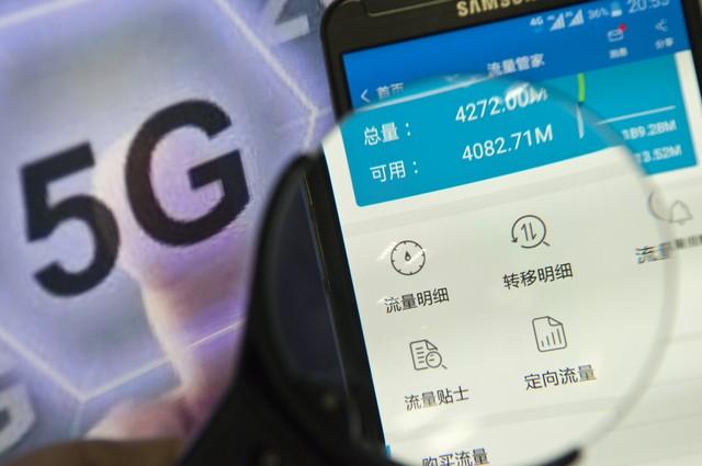 2025手机战力榜：十大旗舰谁主沉浮？实测数据说话！