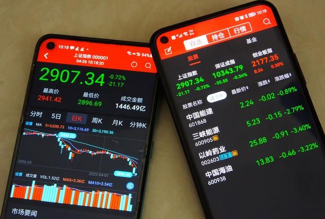 2025手机战力榜：十大旗舰谁主沉浮？实测数据说话！