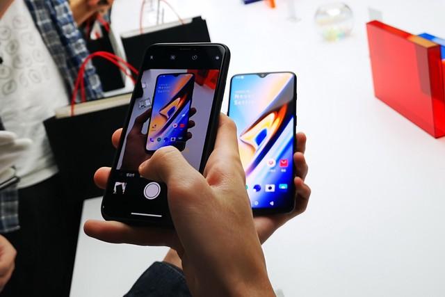 2025三大手机对决：苹果、华为、小米谁更胜一筹？看完这篇再选！