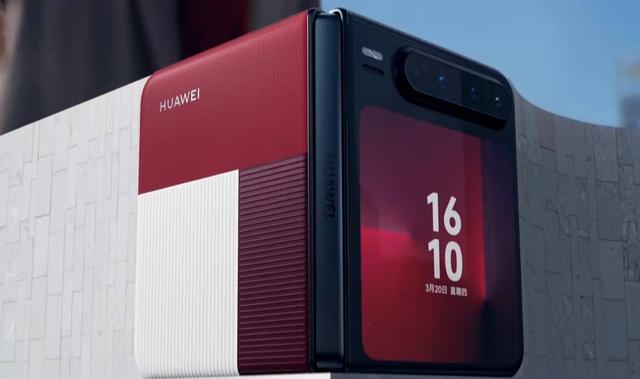 华为的新形态手机 Pura X ，要让小折叠撕下「美丽小废物」的标签