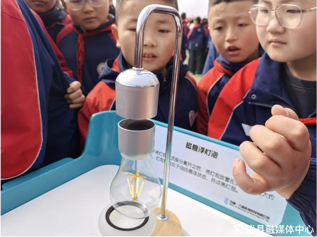 提升科学素质 点燃科技梦想