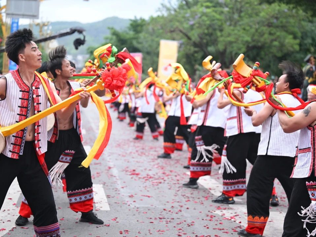 【直播预告】2025弥勒“玫瑰马”：5月18日，一起踏上浪漫玫瑰赛道，跑出梦幻之旅！